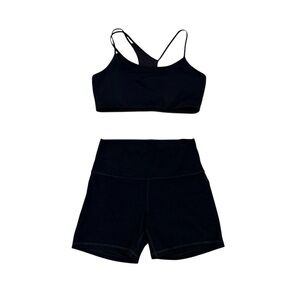 Woman’s athletic 2 piece bundle